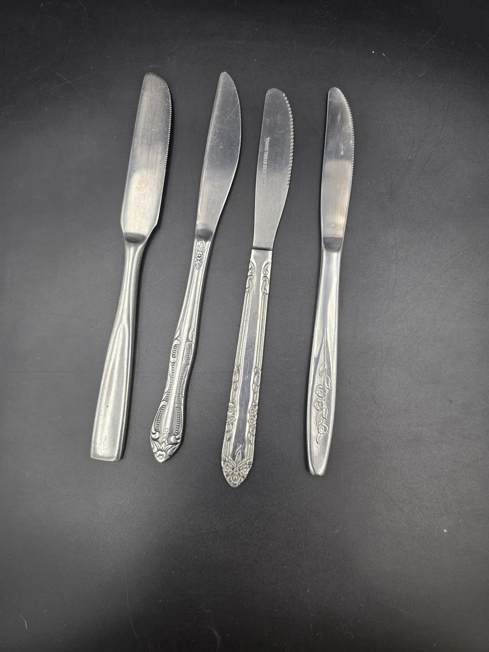 Stainless Steel Dinner Knives - Silver Finish (Set of 4)